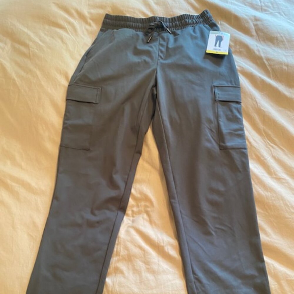 New with tags - Mondetto cargo straight leg pants - Size Small (runs large)